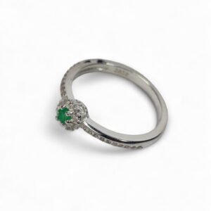 Anillo en plata ley 925 con esmeralda Natural
