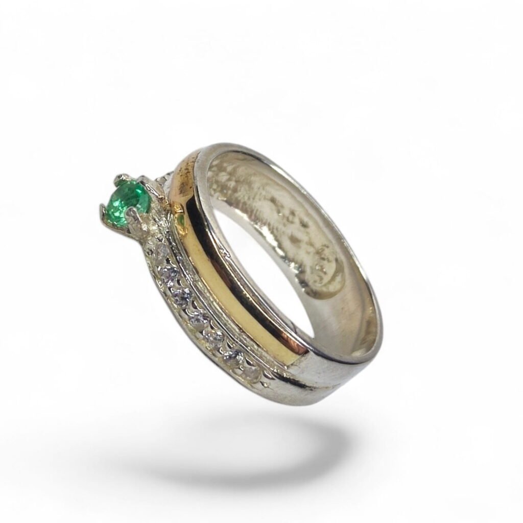 Anillo Oro Plata✨ Plata ley 925 + chapa en oro 18K + esmeralda natural