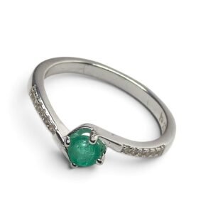Anillo Curvo 5mm✨ en plata ley 925 con esmeralda Natural