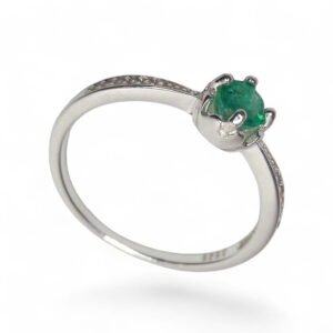 Anillo Rein✨ en plata ley 925 con esmeralda Natural