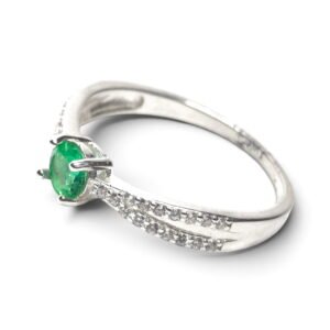 Anillo V✨ en plata ley 925 con esmeralda Natural